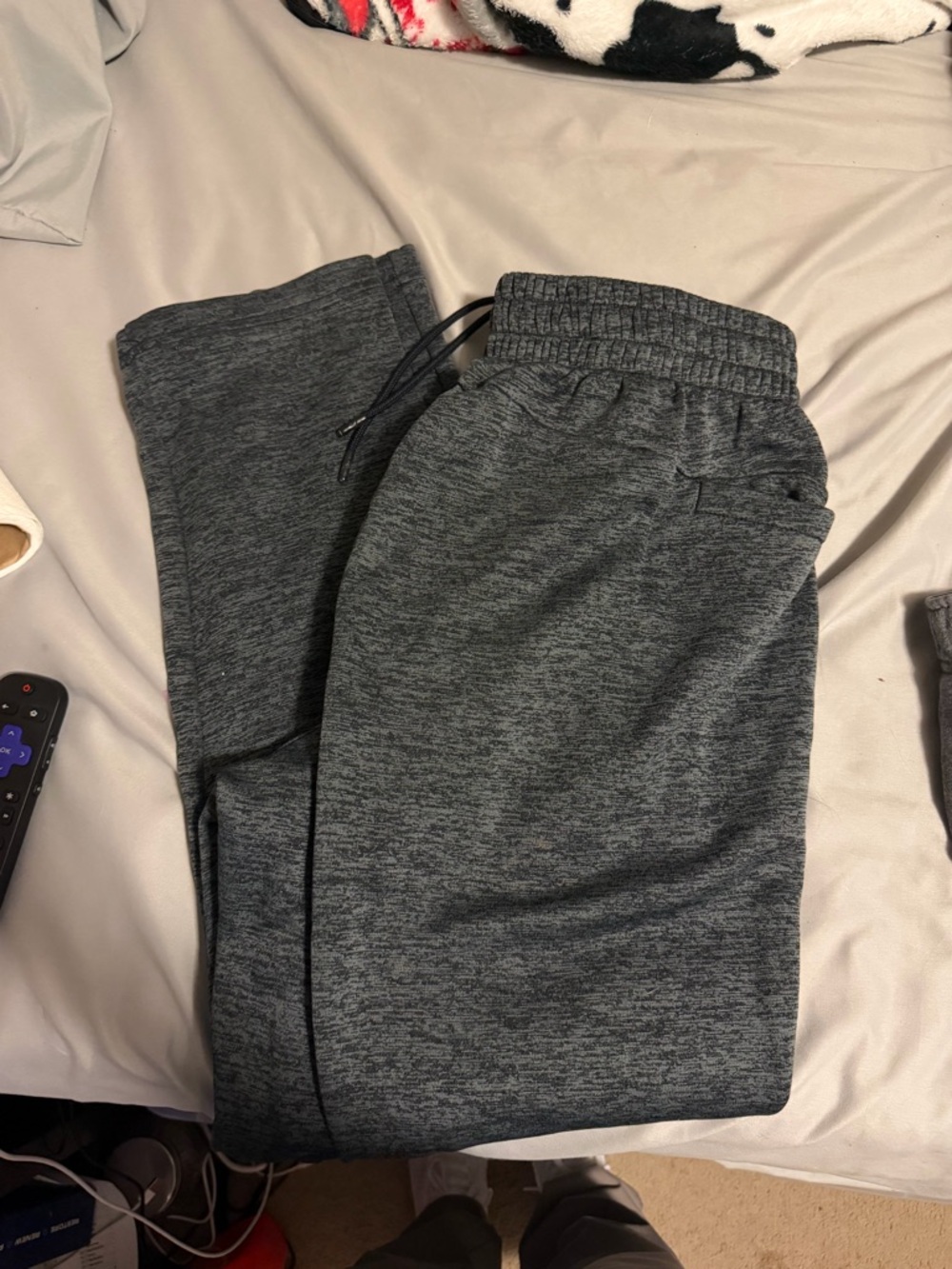 Under Armour Men's Dark Gray Heather Jogger Sweatpants